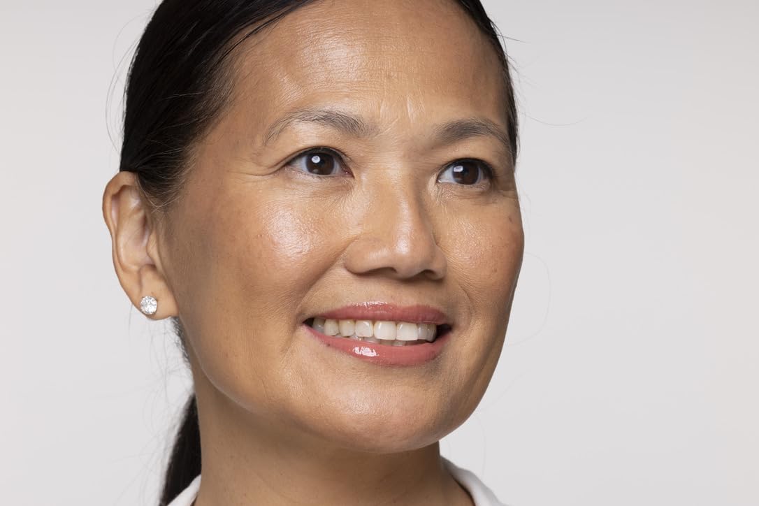 EpicLight Lip Flip Tints Treatment Balm Tube - Lip Balm and Plumper - Peptide Treatment for Lips Volume & Hydration - Plump and Moisturize Lips - Paraben & Sulfate-free, Non-Toxic (Champagne Fizz)