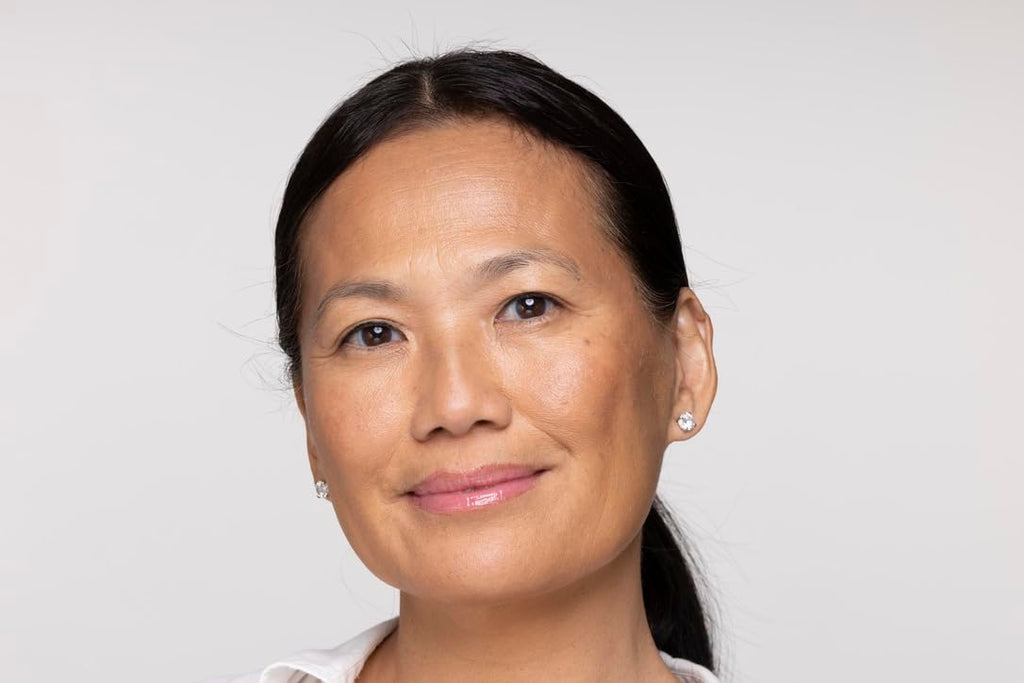 EpicLight Lip Flip Tints Treatment Balm Tube - Lip Balm and Plumper - Peptide Treatment for Lips Volume & Hydration - Plump and Moisturize Lips - Paraben & Sulfate-free, Non-Toxic Makeup (Cosmo Kiss)