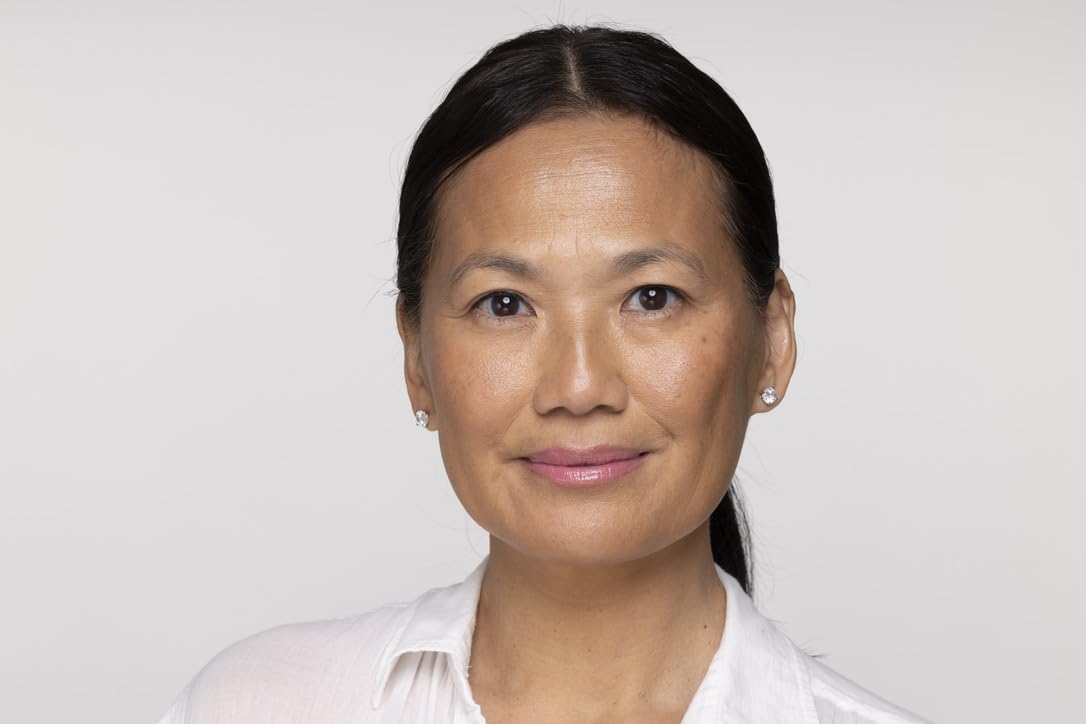 EpicLight Lip Flip Tints Treatment Balm Tube - Lip Balm and Plumper - Peptide Treatment for Lips Volume & Hydration - Plump and Moisturize Lips - Paraben & Sulfate-free, Non-Toxic (French Martini)