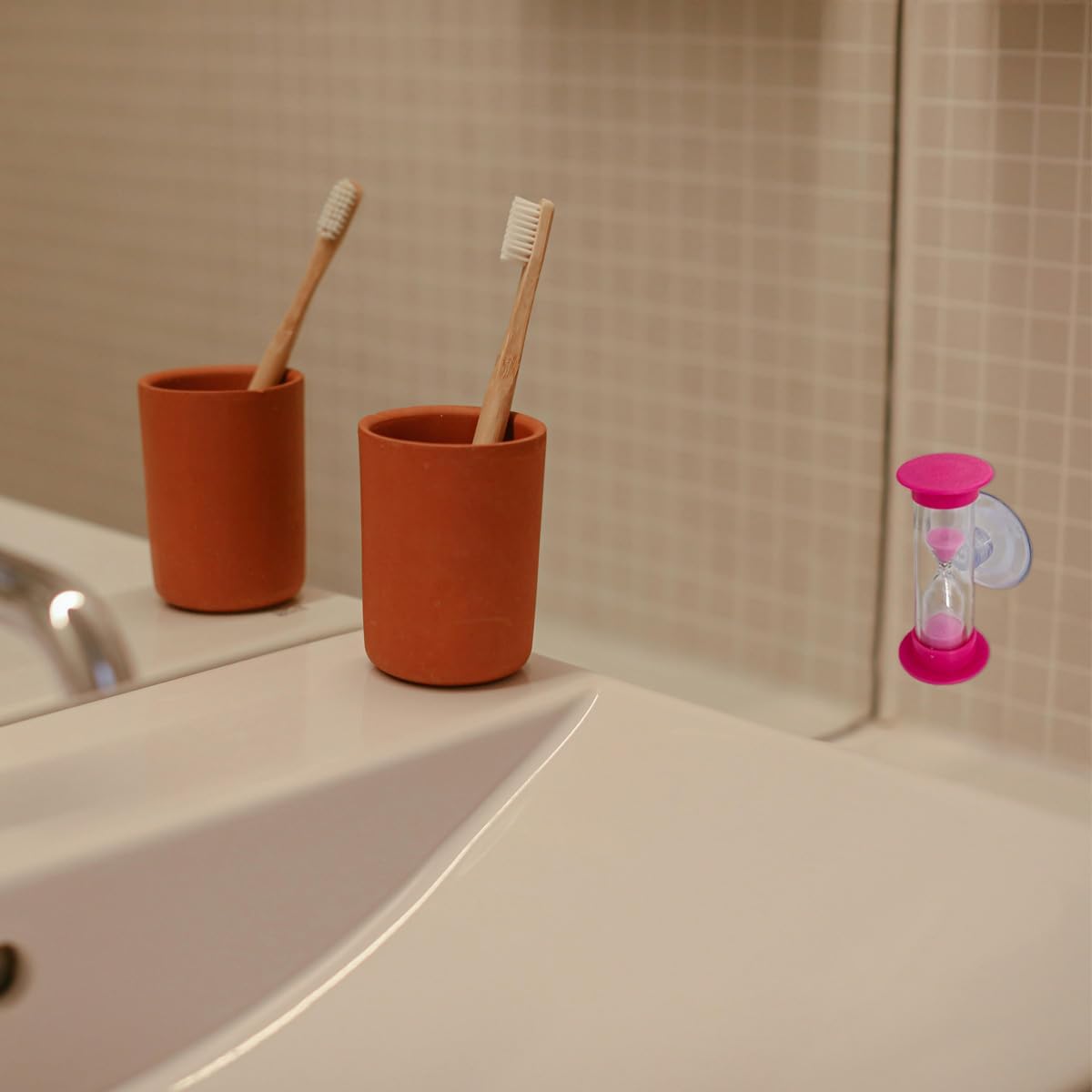 2 Minute Hourglass Sand Timer with Suction Cup，Mini Plastic Sand Clock Timer for Reminde Kids Brushing Time