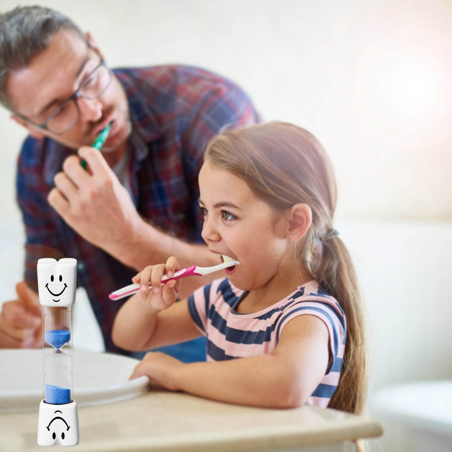 2 Minute Toothbrush Sand Timer for Kids, Small Blue and Red Smiley Acrylic Hourglass Sand Clock Set, Plastic Glass Mini Sandglass for Classroom Games Kitchen (Pack of 2)