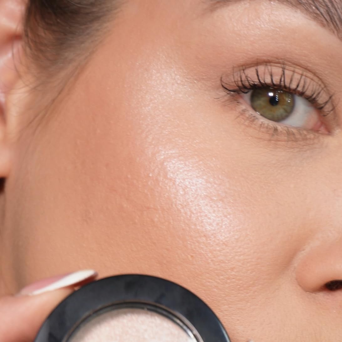 Sandstone Scandinavia Highlighter – Hypoallergenic Face Highlighter - High Glossy Face Illuminator - Pearl Shimmer - Smooth silky Powder - Highlighter Makeup
