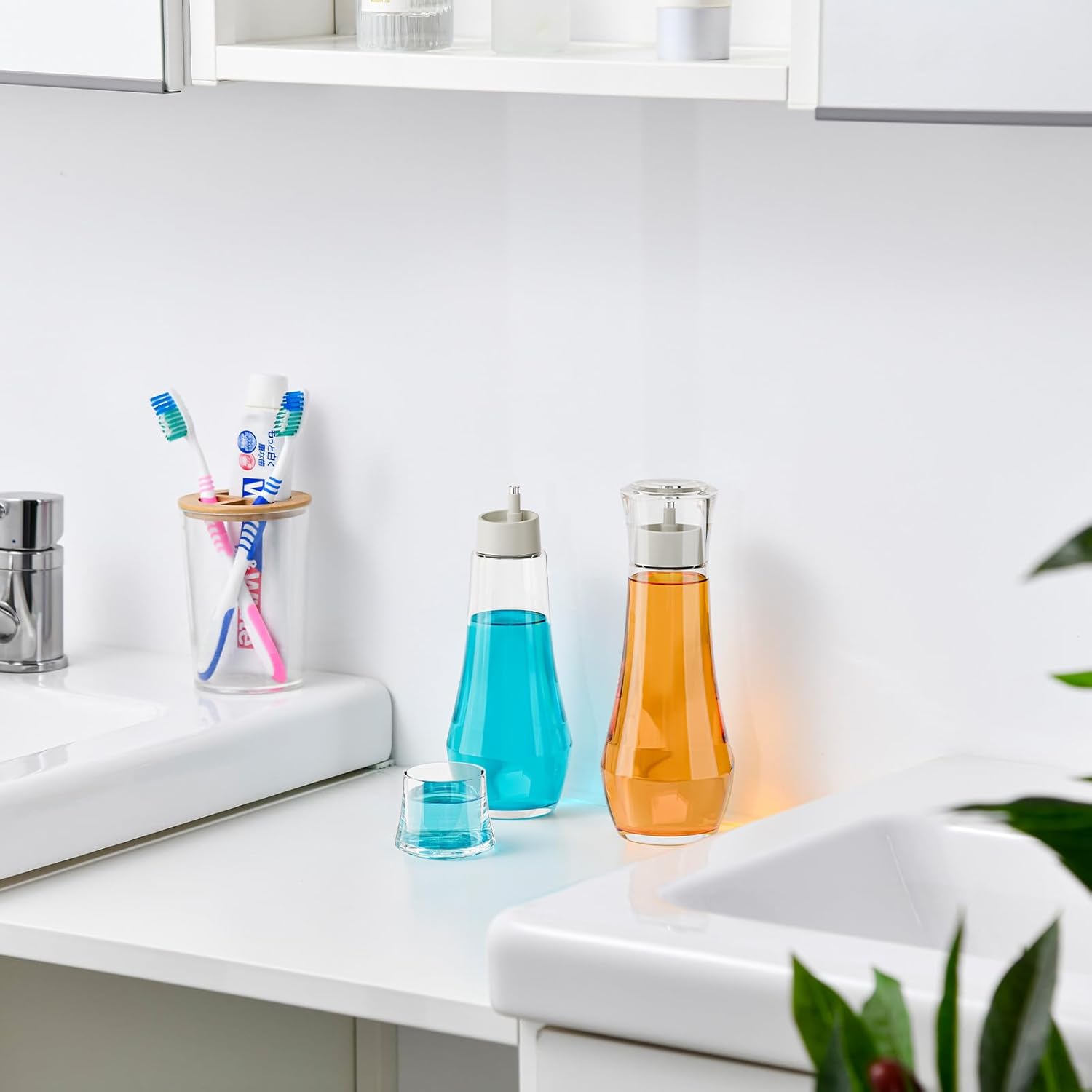 VITVITI Glass Mouthwash Dispenser for Bathroom, 8.8OZ Mouth Wash Container Bottle with Lid Cup, Small Clear Refillable Mouthwash Dispenser Decanter for Countertop