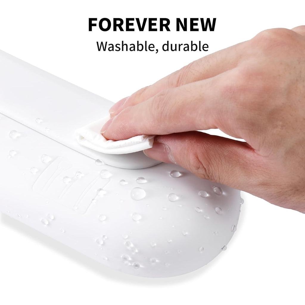 Silicone Makeup Brush Holder Travel Cosmetic Bag：Soft Portable Cosmetic Face Brushes Holder with Upgrade Anti-Fall Out Magnetic Closure, Large Travel Makeup Brush Case - White