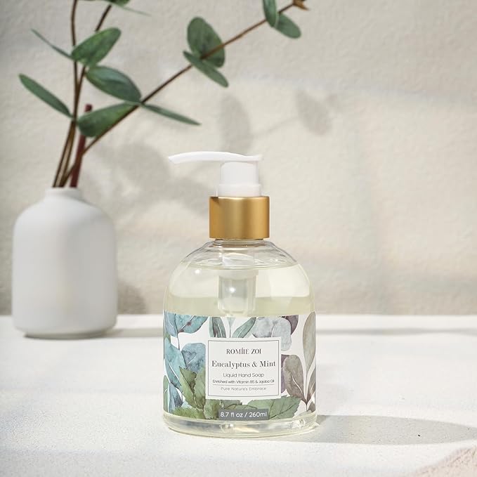 ROMIIE ZOI Liquid Hand Soap with Gift Box - Eucalyptus & Mint - 260ml/ 8.7 fl.oz