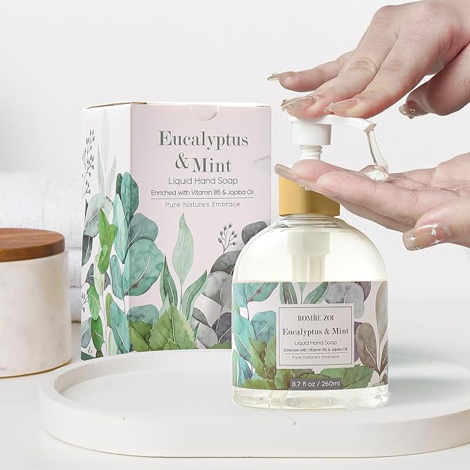 ROMIIE ZOI Liquid Hand Soap with Gift Box - Eucalyptus & Mint - 260ml/ 8.7 fl.oz