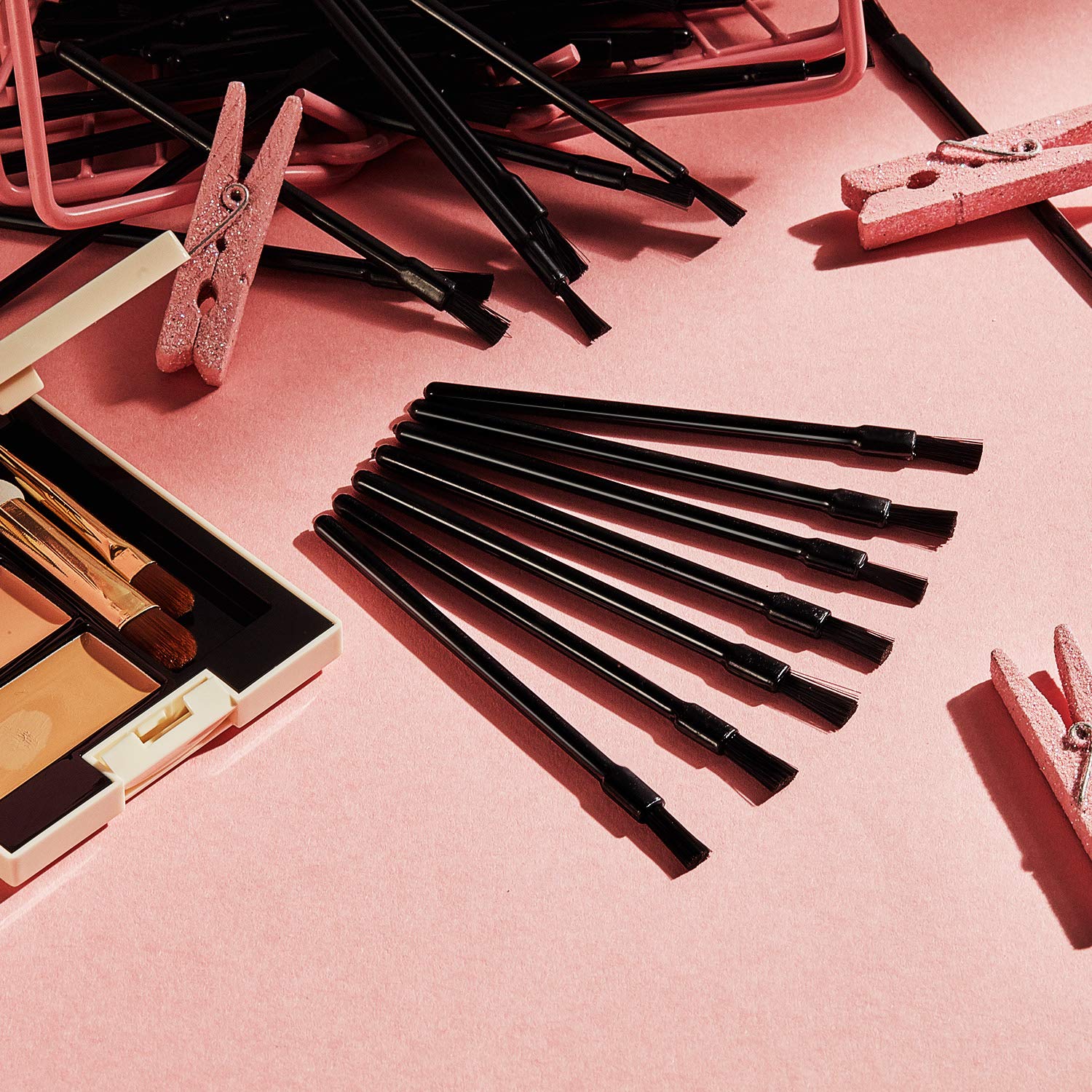 200 Pcs Lip Makeup Brushes Nail Polish Brushes Lip Gloss Applicators Lipstick Wands Makeup Cosmetic Brush Tools for Women